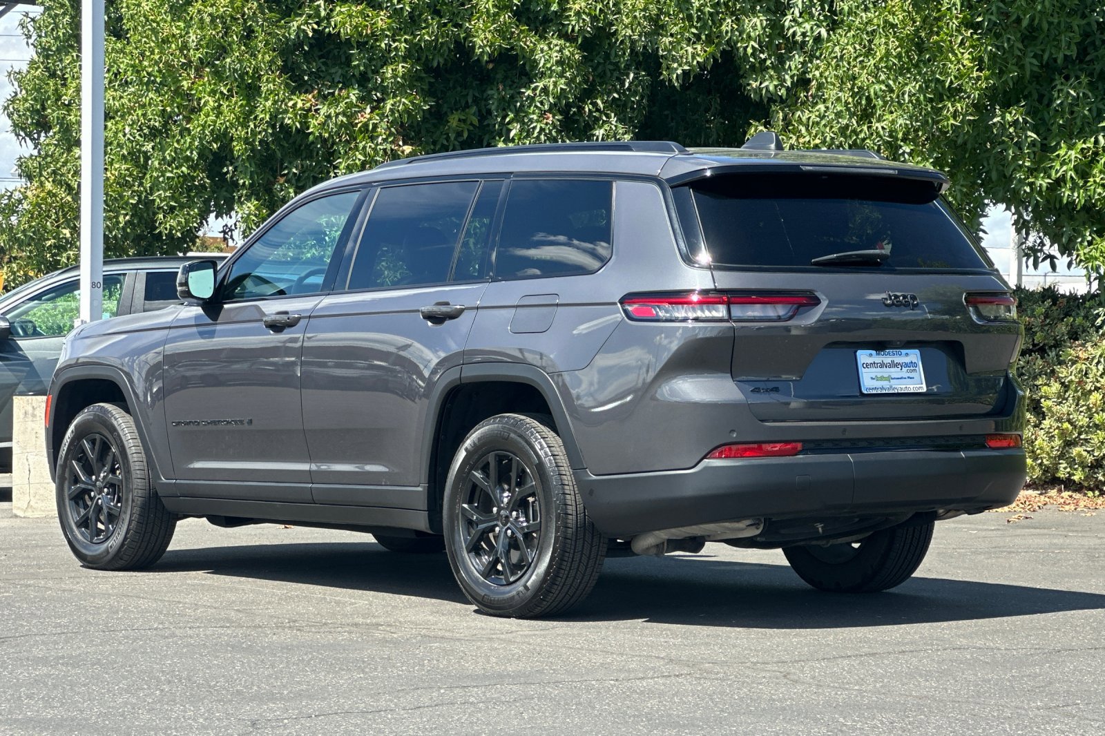 2024 Jeep Grand Cherokee Altitude photo 6