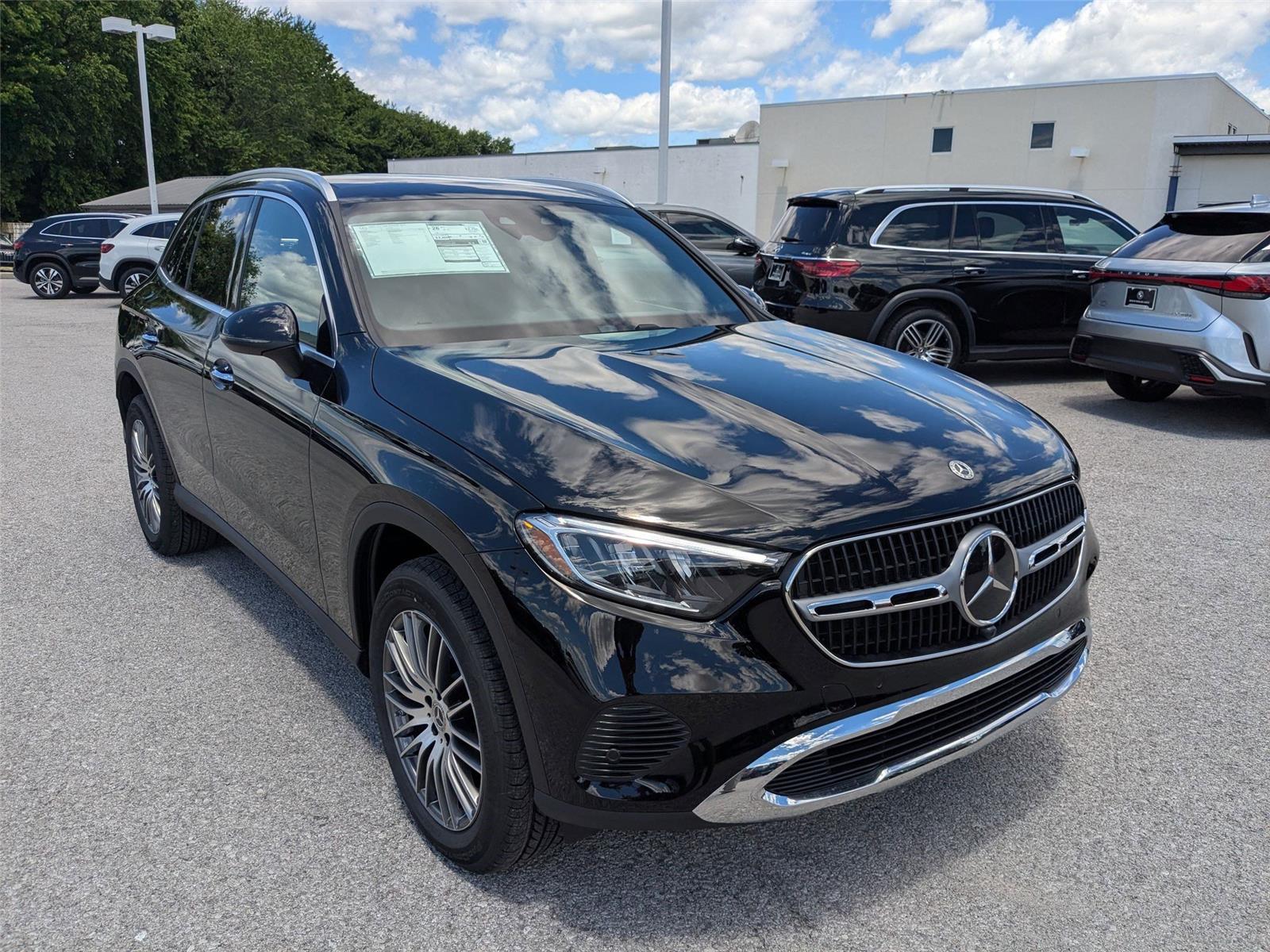 2025 Mercedes Benz GLC 300 4MATIC photo 2