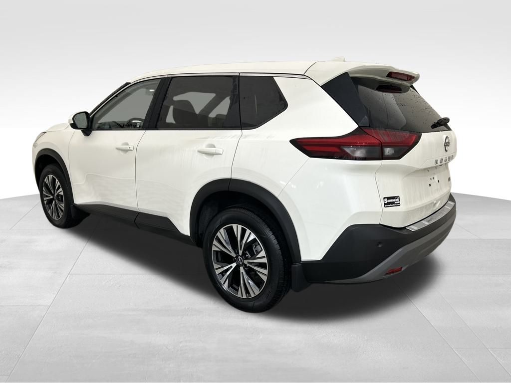 2023 Nissan Rogue SV photo 2