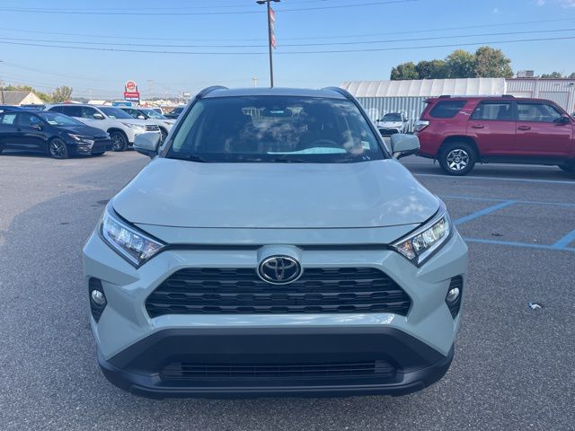 2021 Toyota RAV4 XLE photo 2
