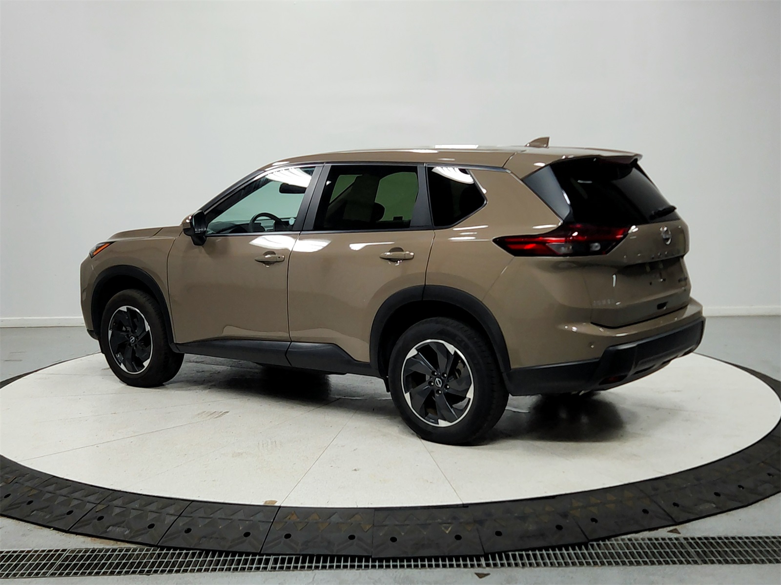 2024 Nissan Rogue SV photo 4