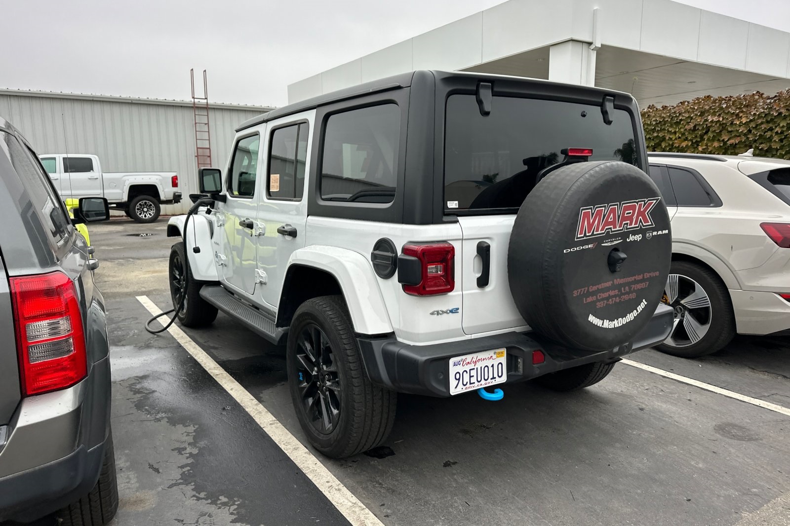 2022 Jeep Wrangler 4xe Unlimited Sahara photo 3
