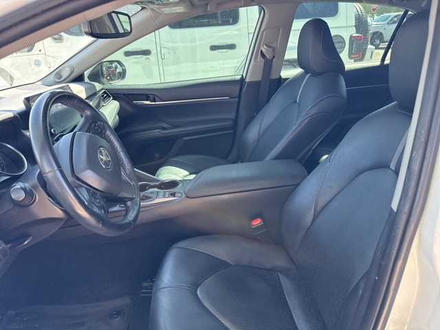 2021 Toyota Camry Hybrid XSE photo 3
