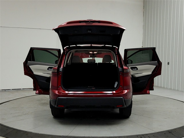2025 Nissan Rogue SV photo 13
