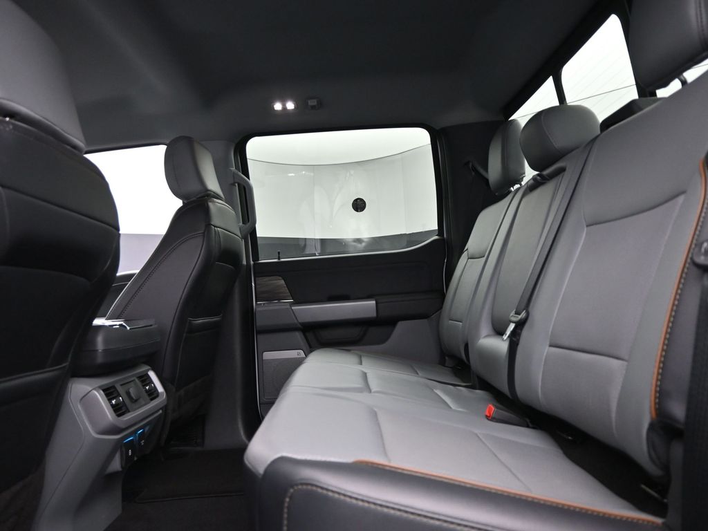 2024 Ford F-150 Lariat photo 8