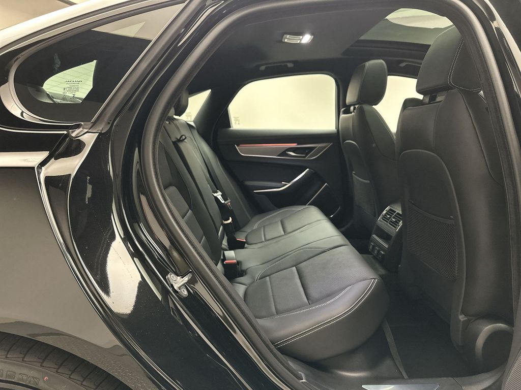 2024 Jaguar XF P300 R-Dynamic SE photo 12
