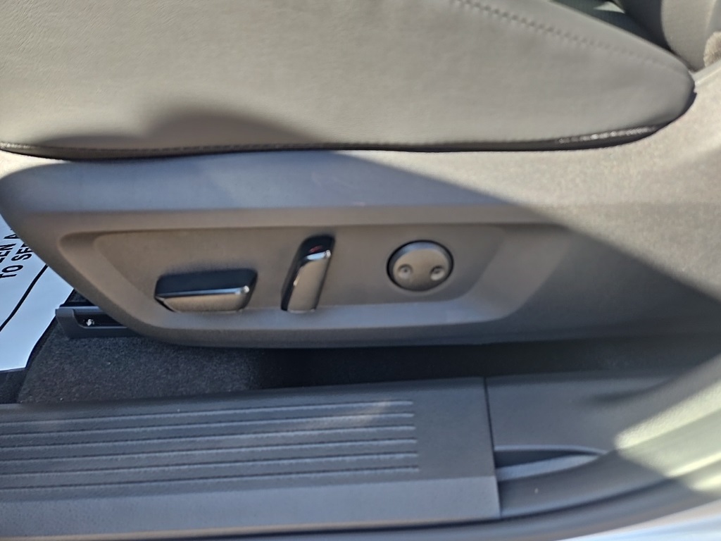 2026 Nissan Rogue SV photo 8