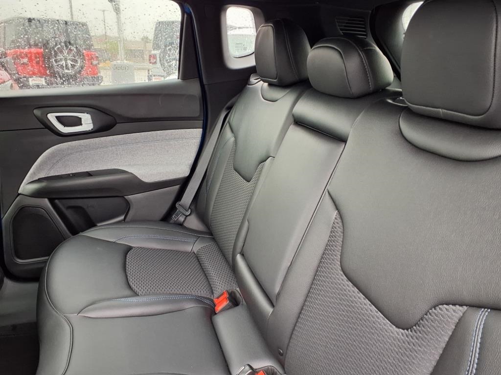 2025 Jeep Compass Latitude photo 10