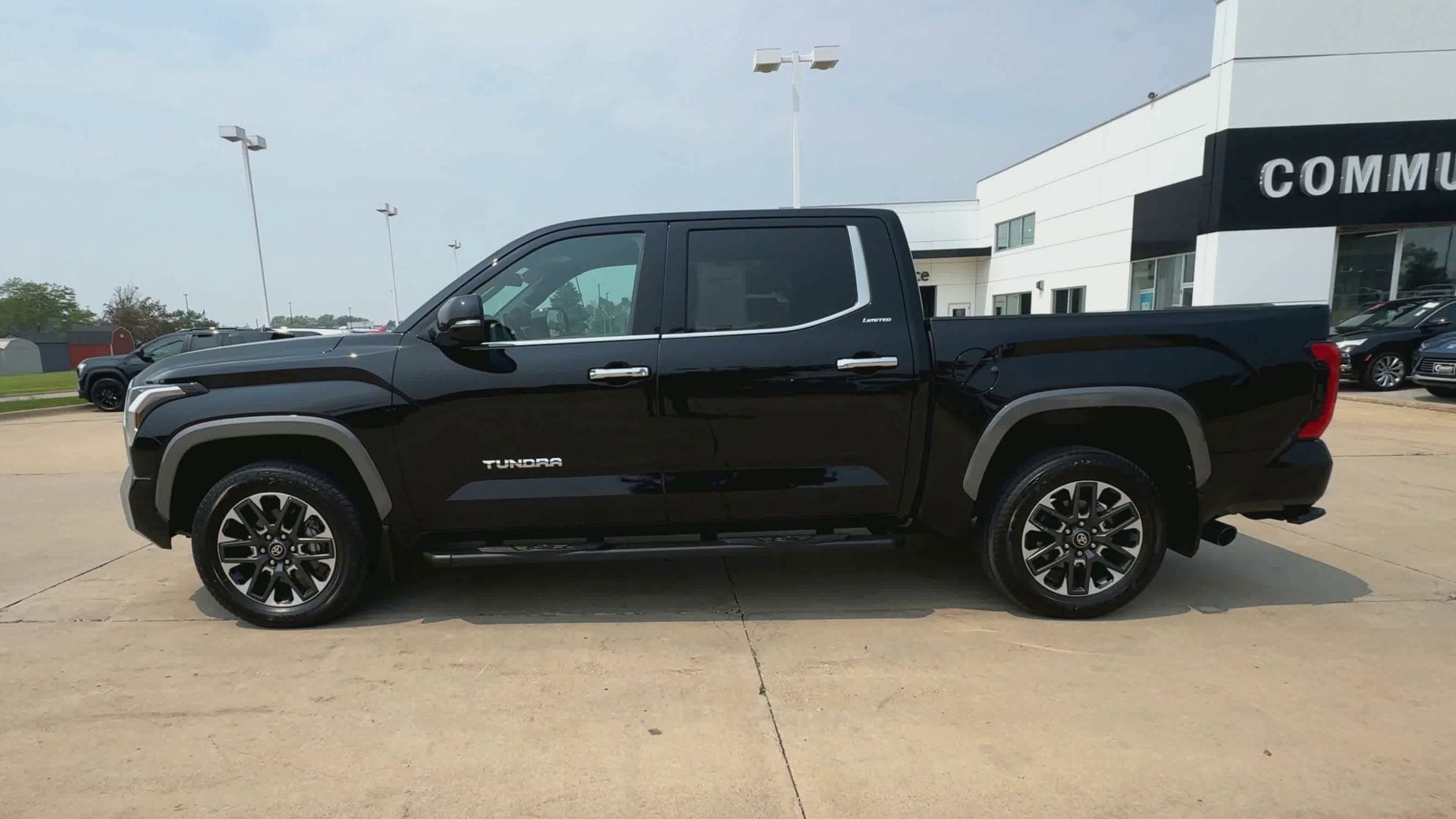 2025 Toyota Tundra Limited photo 4