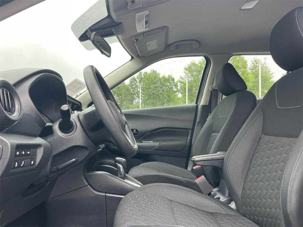 2021 Nissan Kicks S photo 8