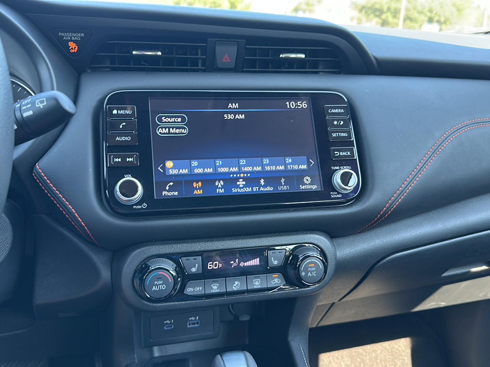 2024 Nissan Kicks SR photo 9