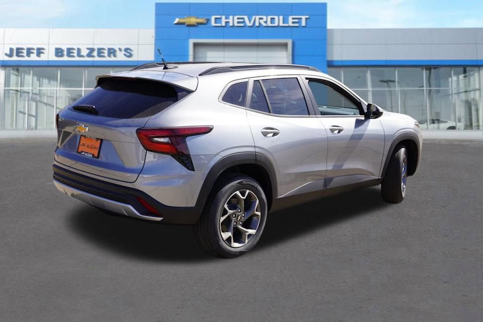 2026 Chevrolet Trax LT photo 2