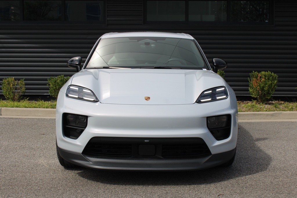 2024 Porsche Macan Electric 4 photo 10