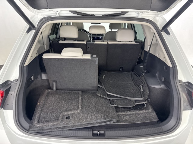 2021 Volkswagen Tiguan SEL photo 24