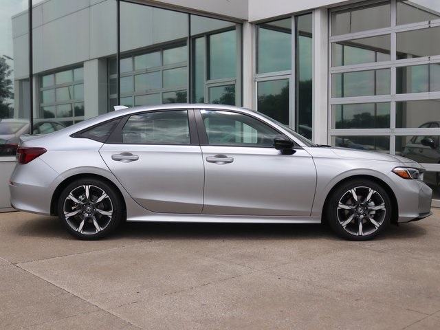 2026 Honda Civic Sport Touring Hybrid photo 4