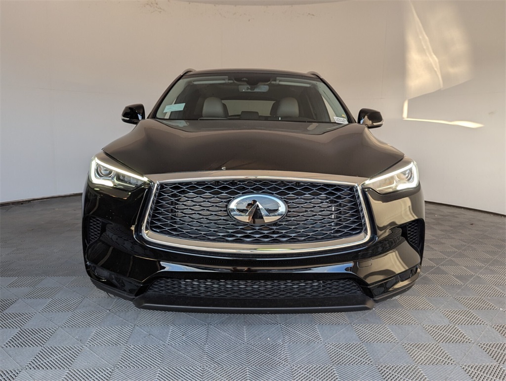 2025 Infiniti QX50 Luxe AWD photo 3