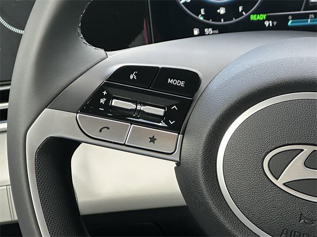 2025 Hyundai Elantra Hybrid Limited photo 24