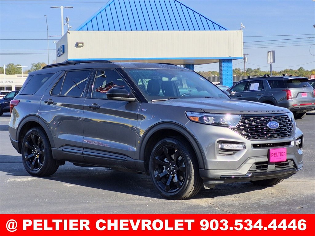 2023 Ford Explorer ST-LINE's photo