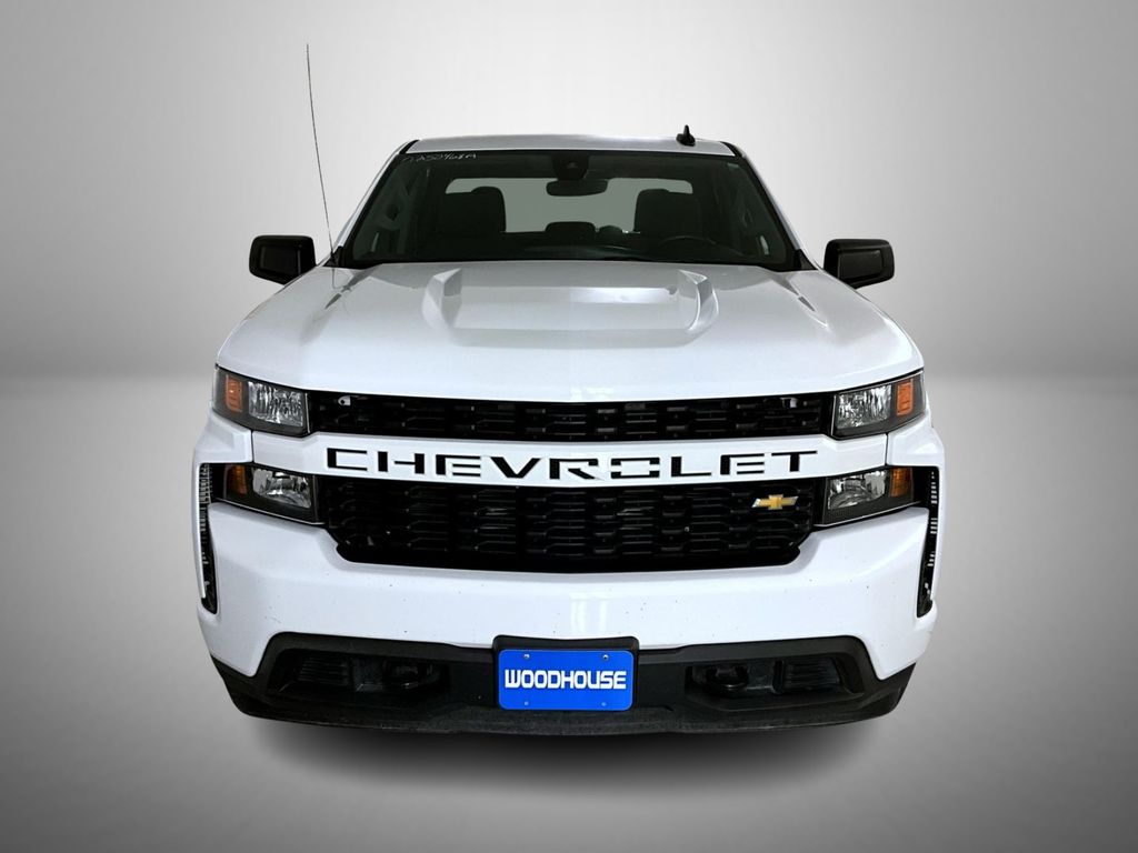 2022 Chevrolet Silverado 1500 Custom photo 2