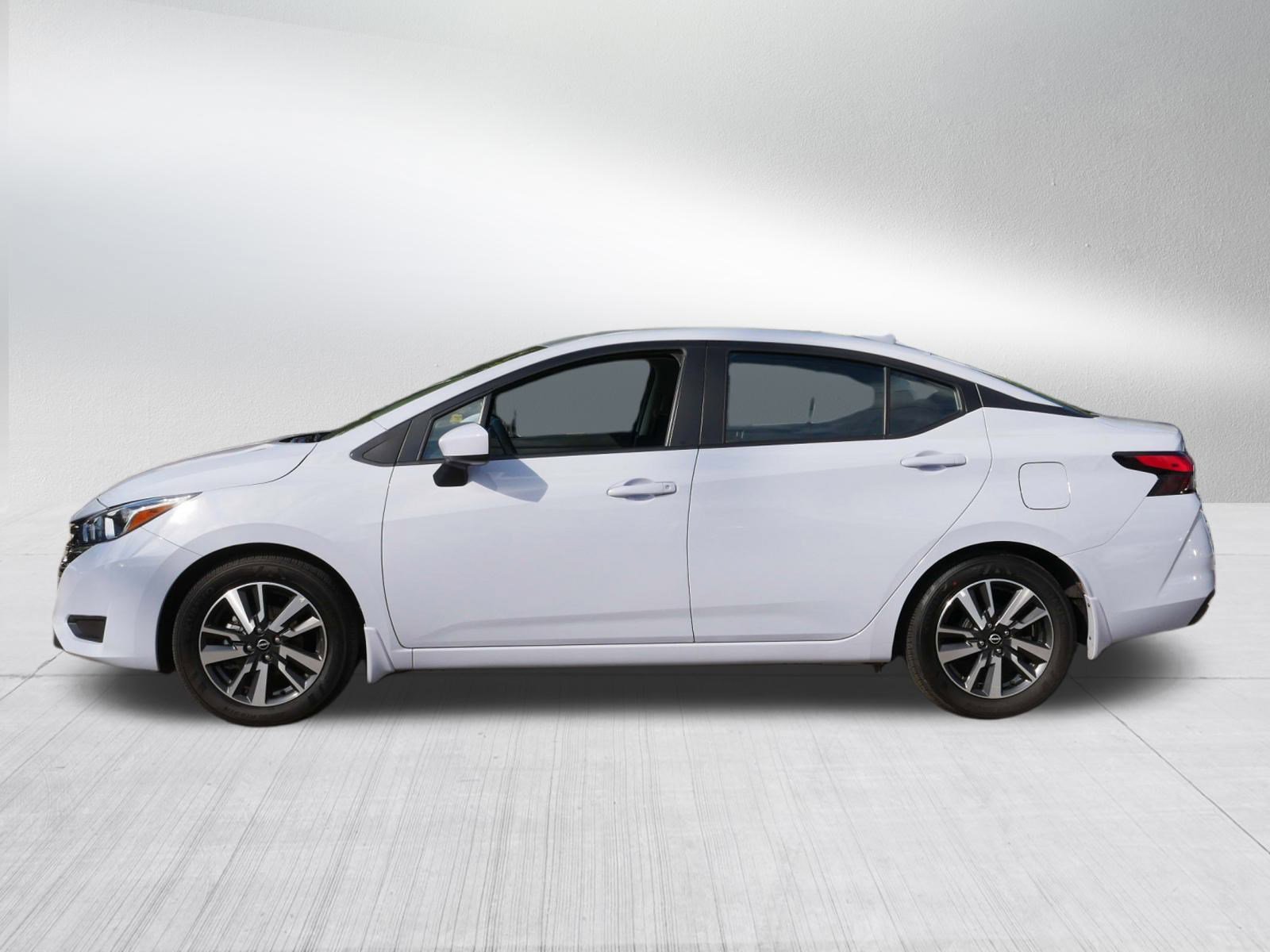 2024 Nissan Versa SV photo 4