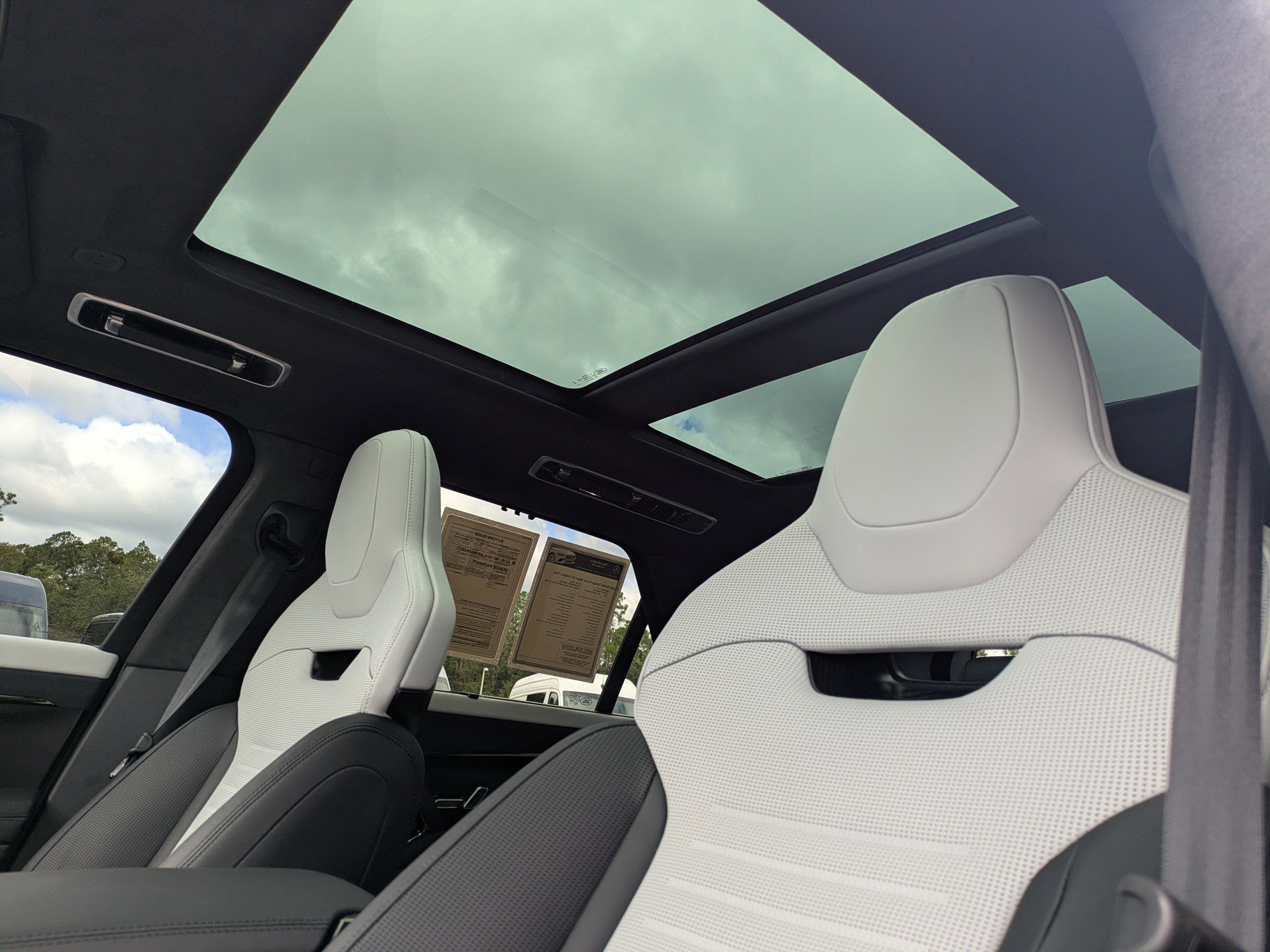 2025 Land Rover Range Rover Sport photo 4