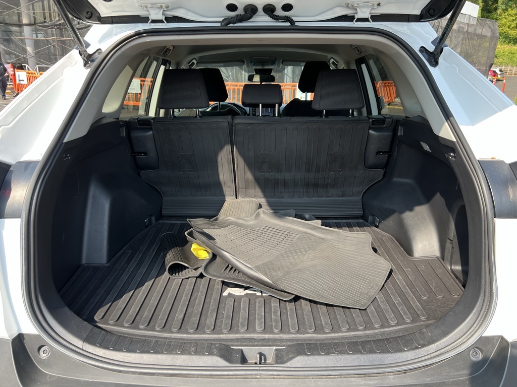 2021 Toyota RAV4 Hybrid LE photo 5