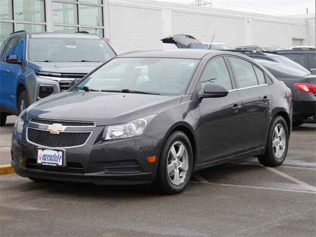 Used 2014 Chevrolet Cruze 1LT with VIN 1G1PC5SB1E7263347 for sale in Roseville, Minnesota