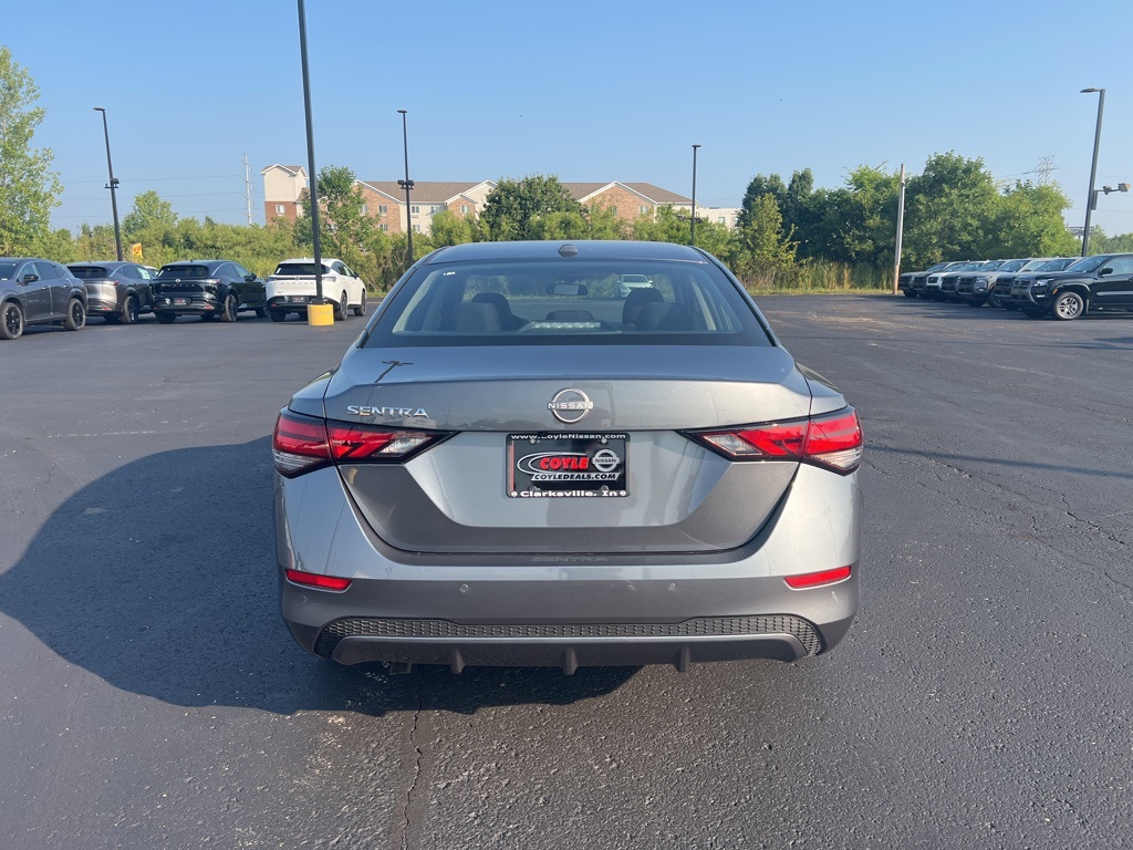 2025 Nissan Sentra SV photo 4