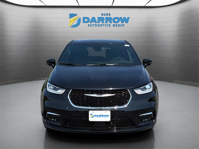 2026 Chrysler Pacifica photo 8