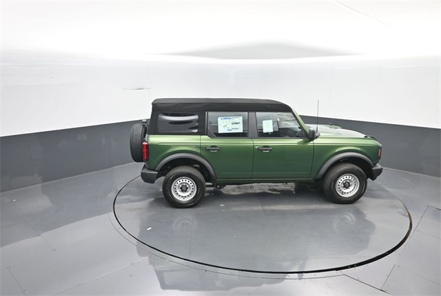 2025 Ford Bronco Base photo 17