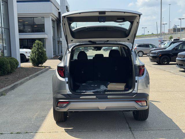 2025 Hyundai Tucson SE photo 10