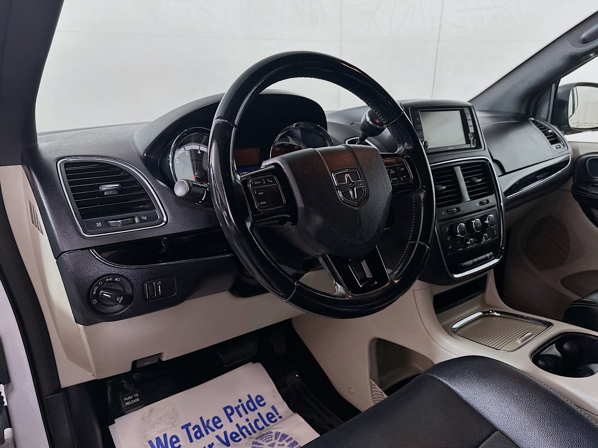 2020 Dodge Grand Caravan SXT photo 9