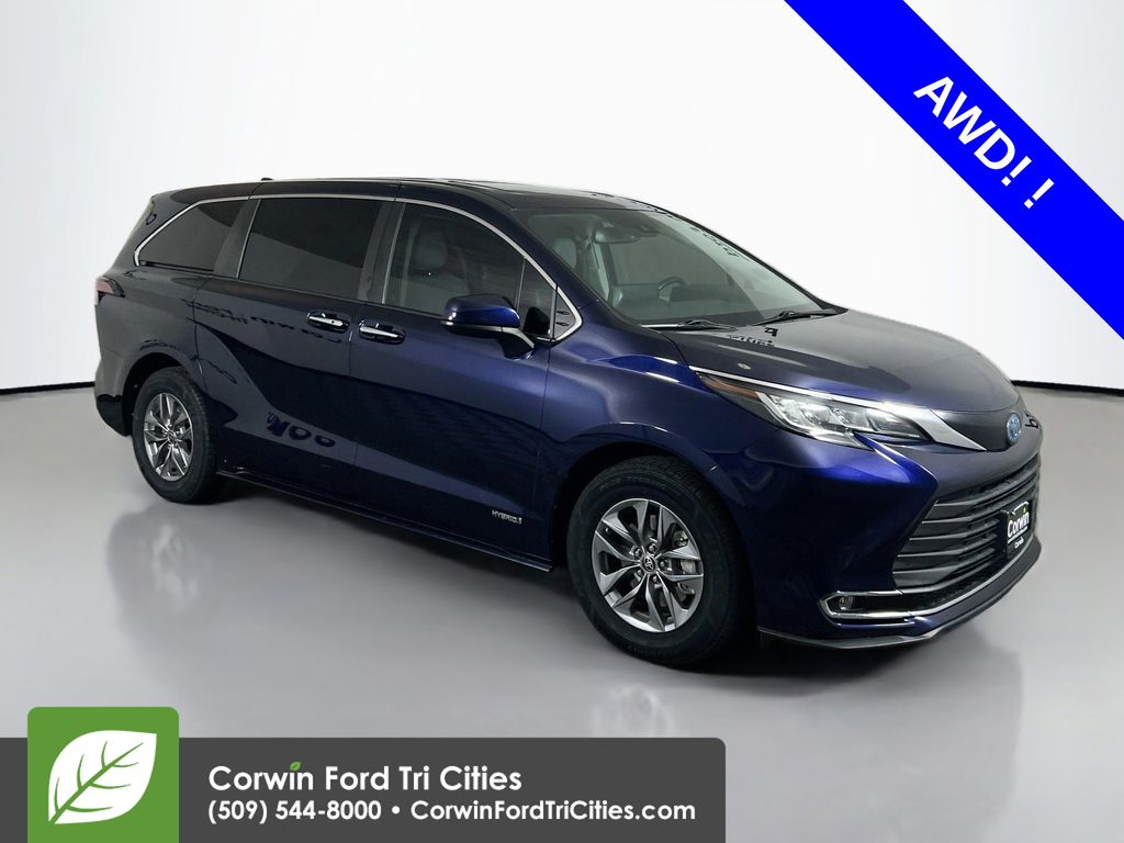 2021 Toyota Sienna XLE