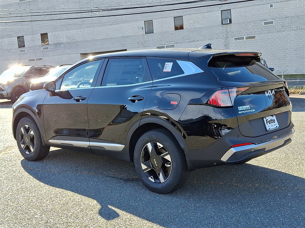 2026 Kia Sportage LX photo 2
