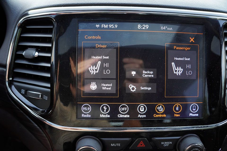 2019 Jeep Grand Cherokee Altitude photo 4