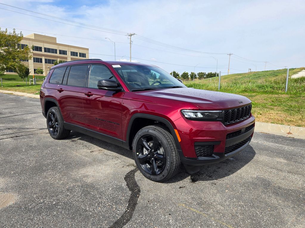 2025 Jeep Grand Cherokee L Altitude's photo