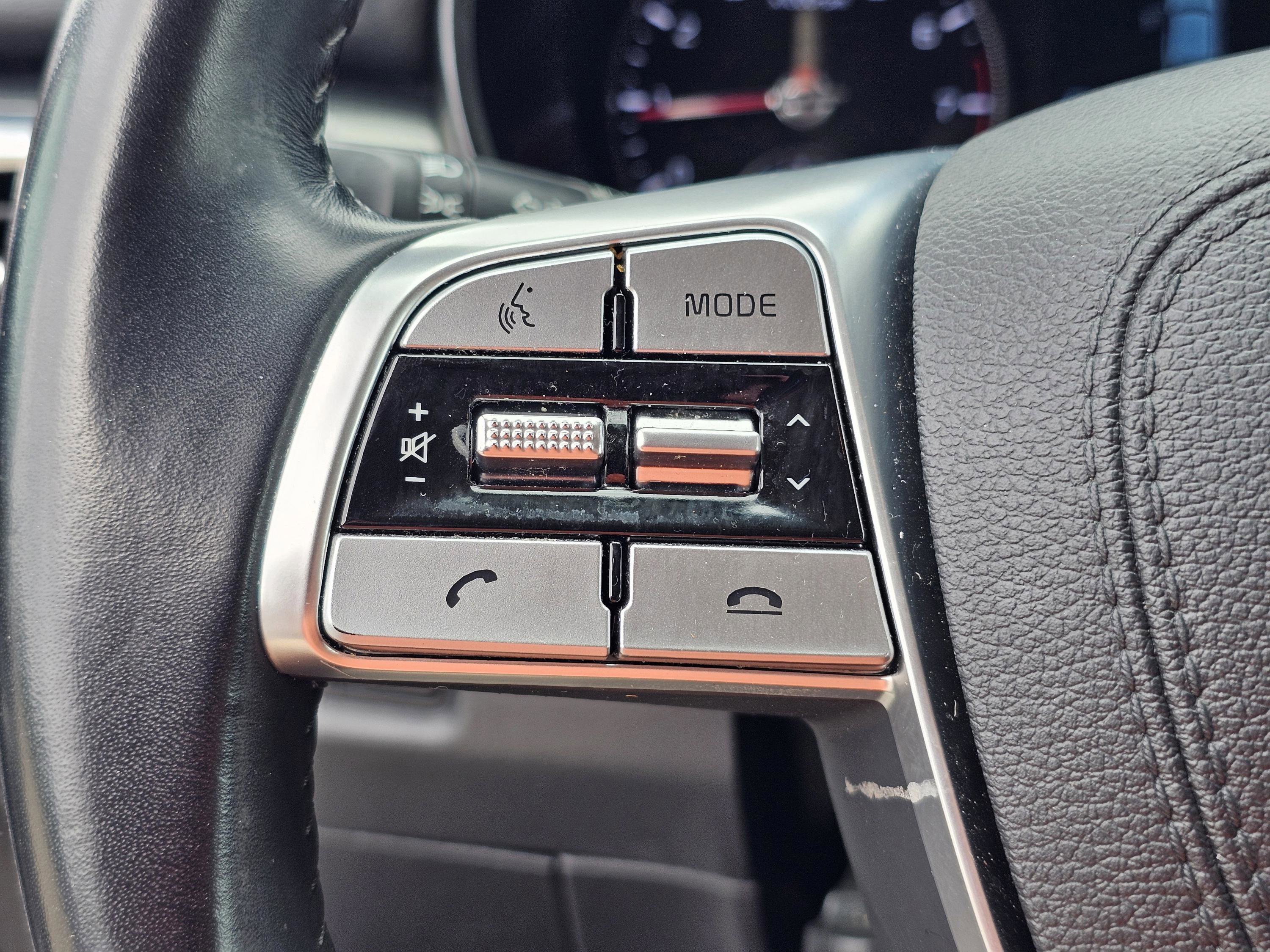 2022 Kia Telluride LX photo 18