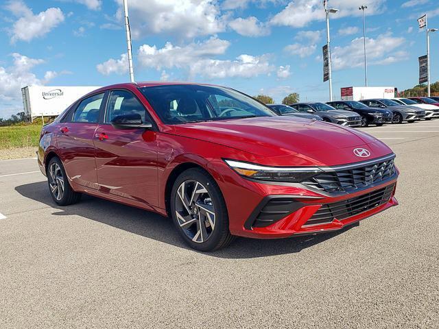 2025 Hyundai Elantra SEL Sport photo 3