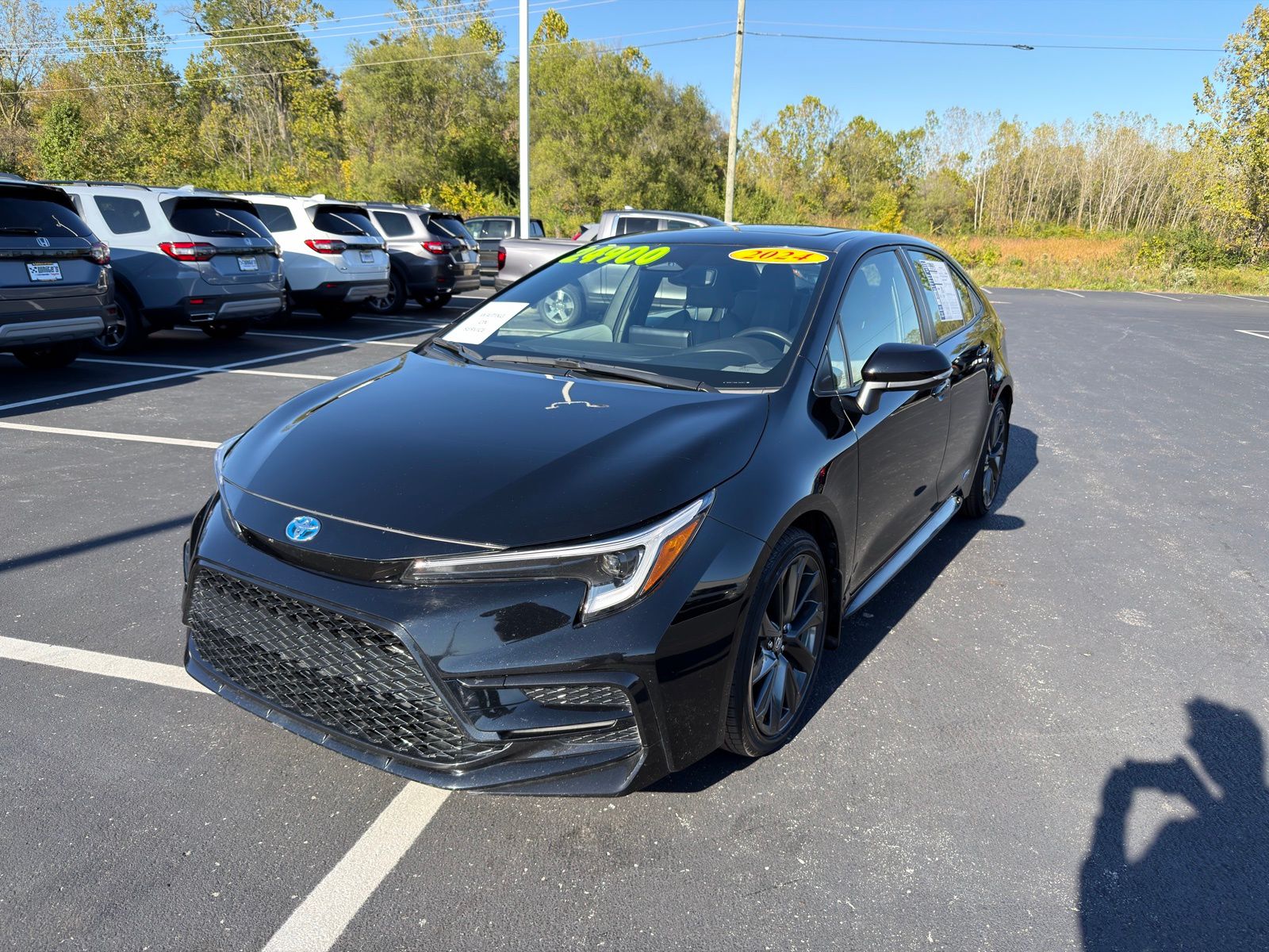 2024 Toyota Corolla Hybrid SE photo 2