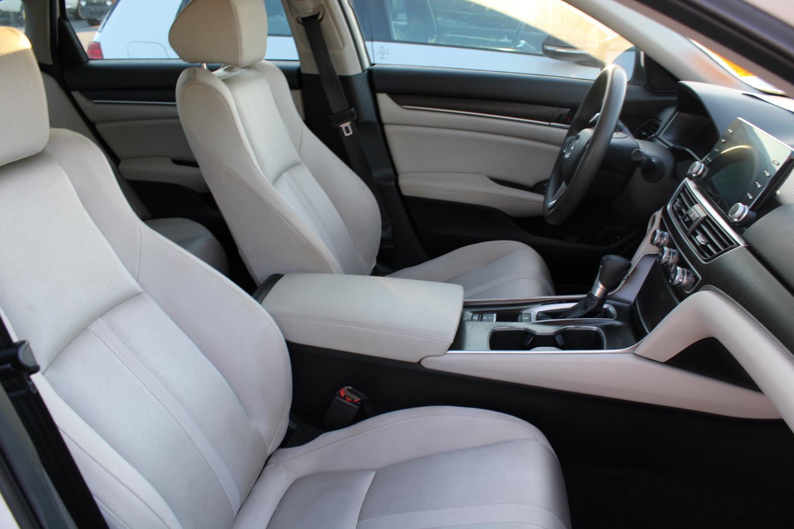 2018 Honda Accord EX 1.5T photo 4