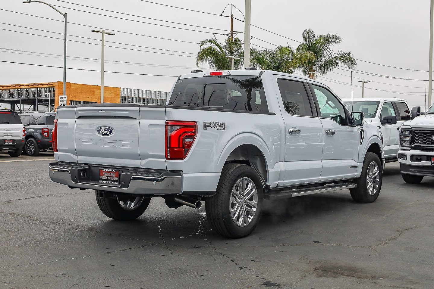 2025 Ford F-150 Lariat photo 3