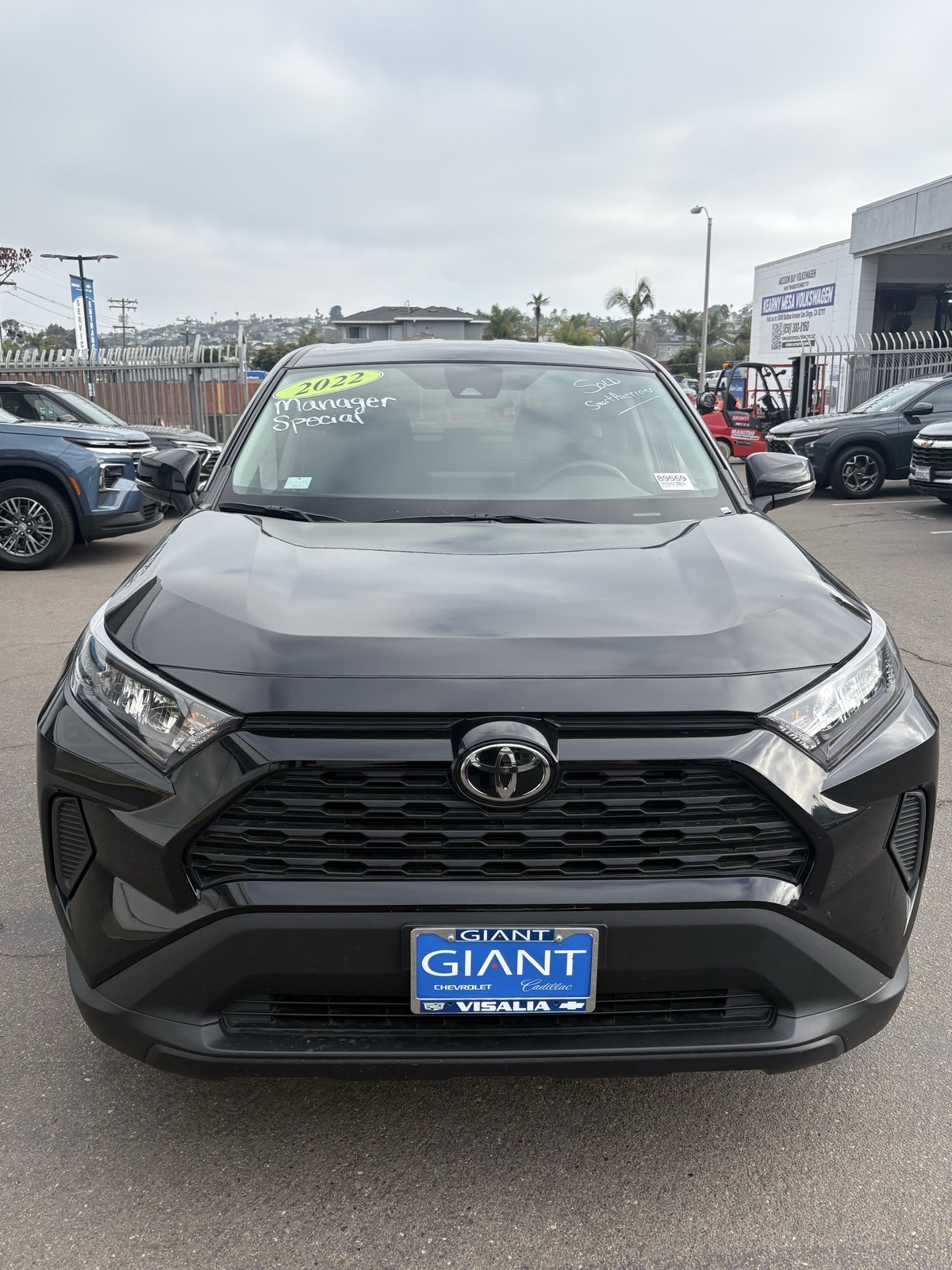 2022 Toyota RAV4 LE photo 2