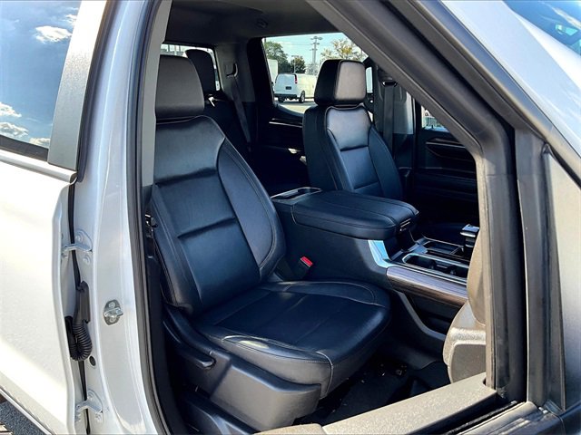 2024 Chevrolet Silverado 1500 RST photo 11