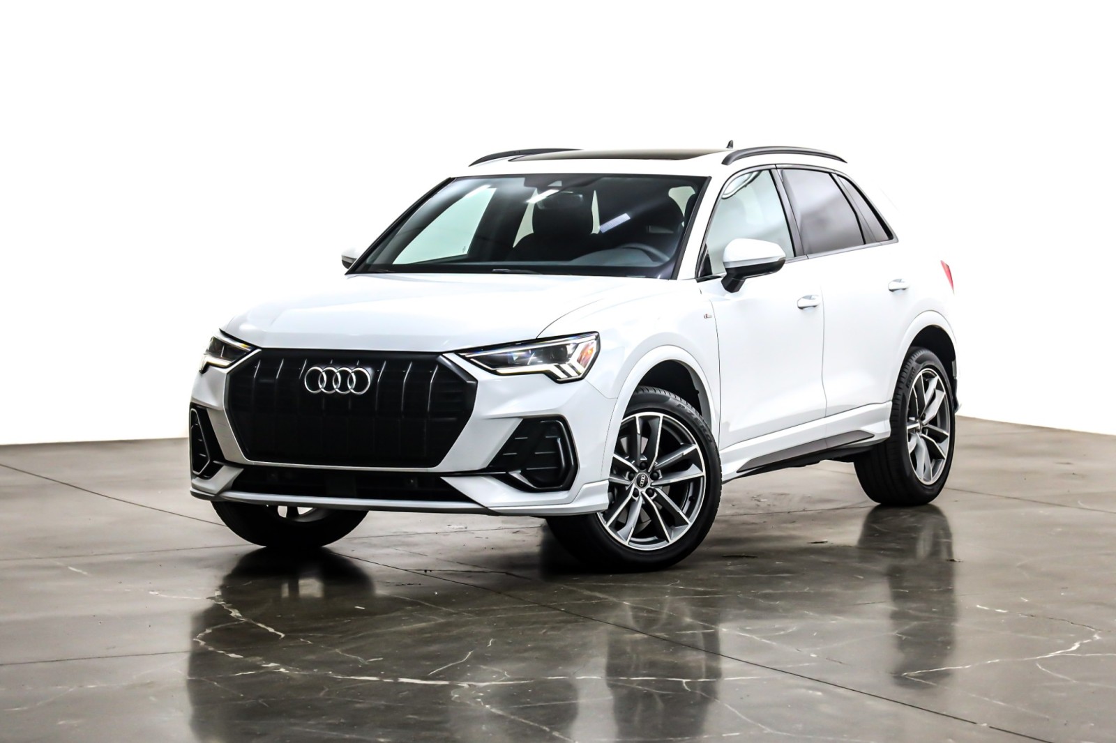 2024 Audi Q3 S Line Premium Plus's photo