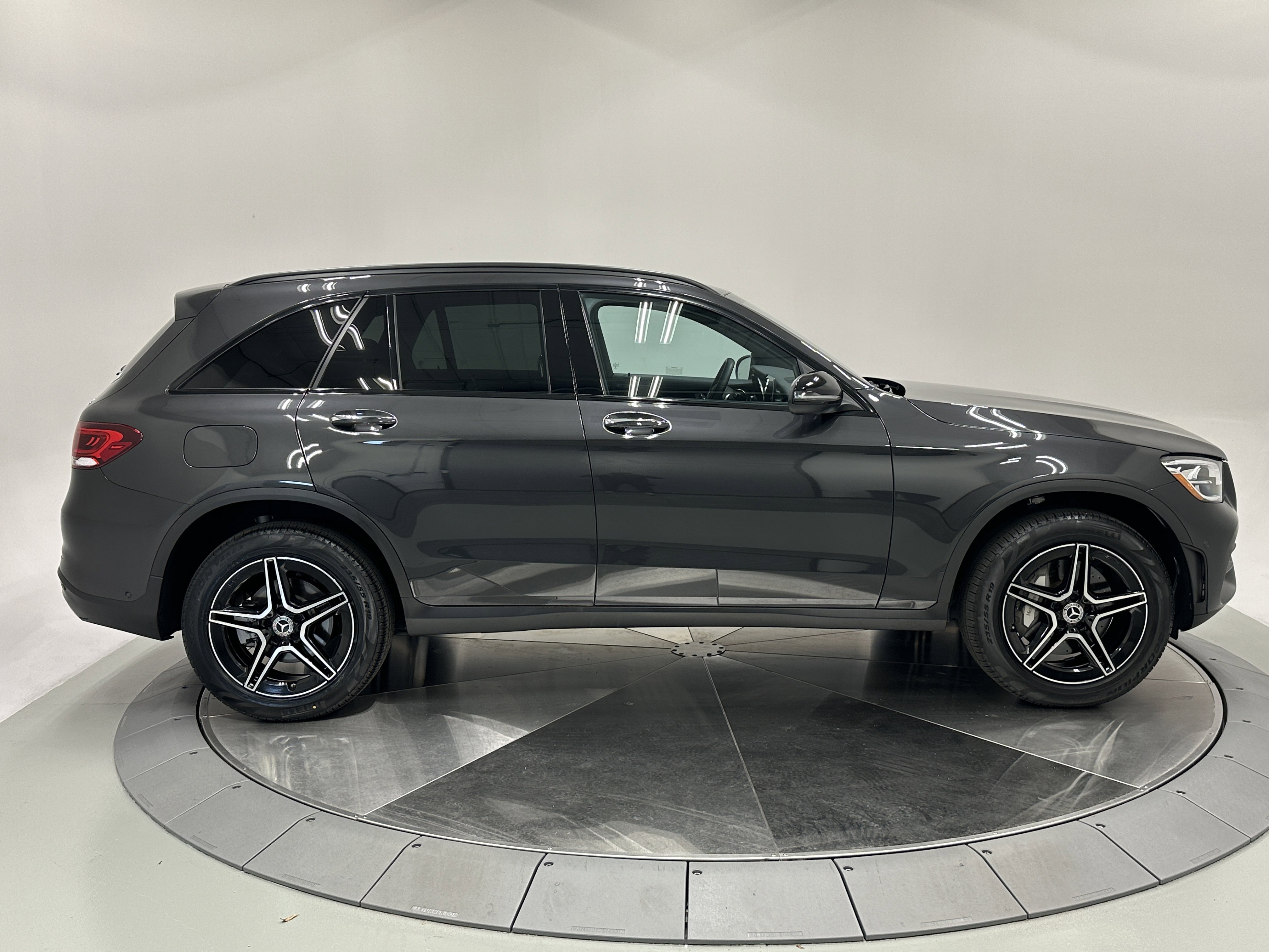 2022 Mercedes Benz GLC 300 4MATIC photo 4