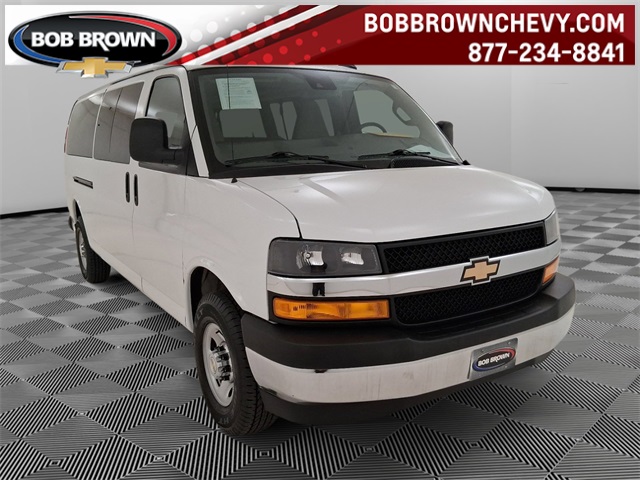 2024 Chevrolet Express Passenger LT's photo