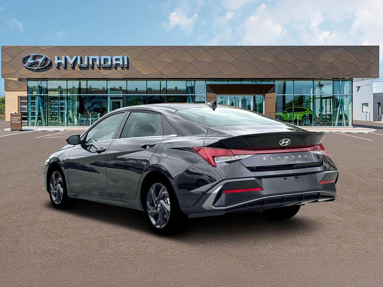 2026 Hyundai Elantra SEL Sport photo 3
