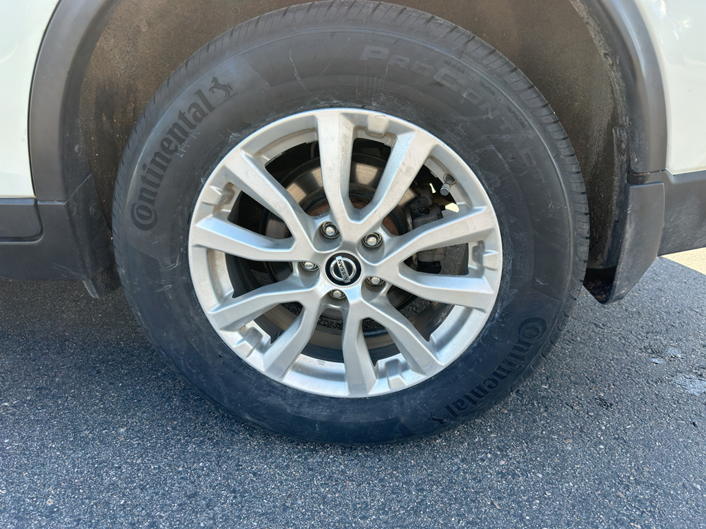 2020 Nissan Rogue SV photo 9