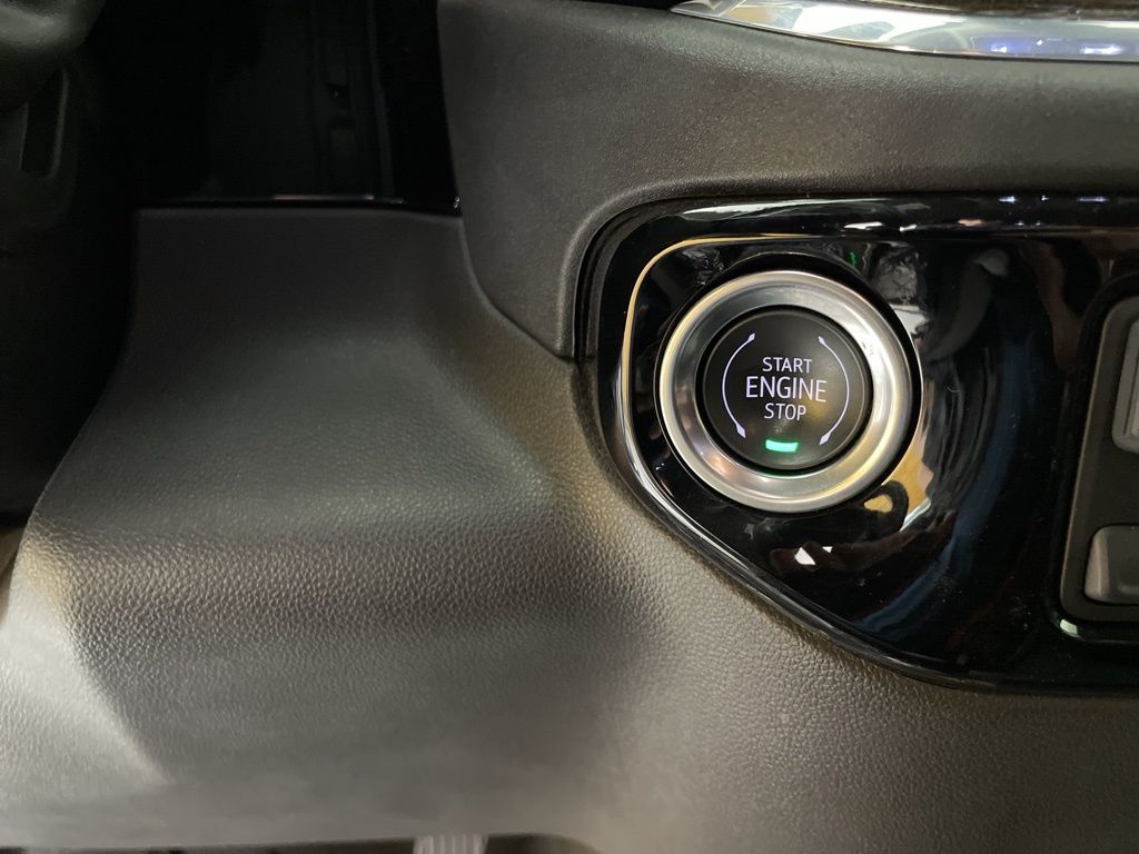 2025 Chevrolet Silverado 1500 LT photo 22