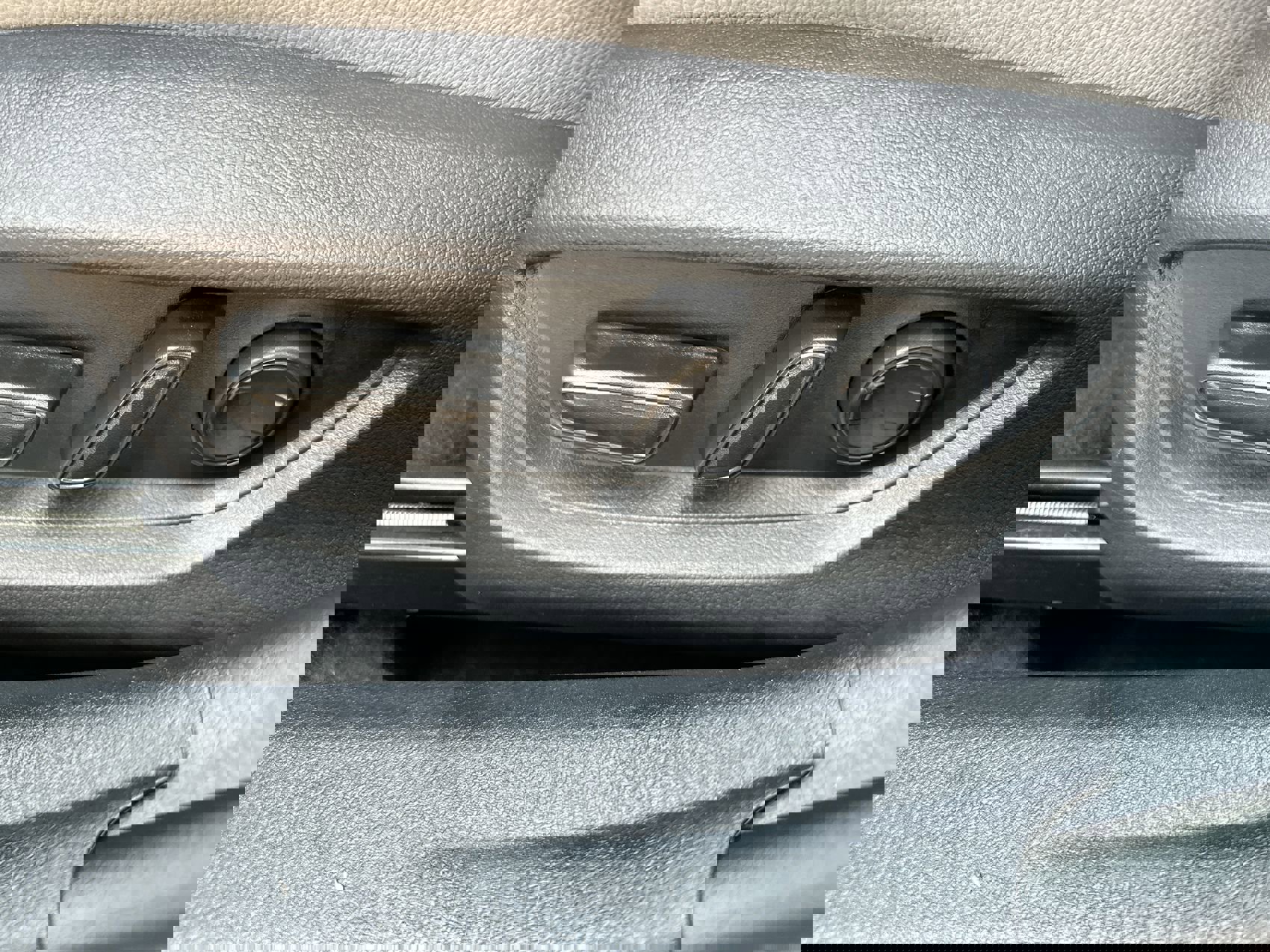 2025 Toyota Camry SE photo 12